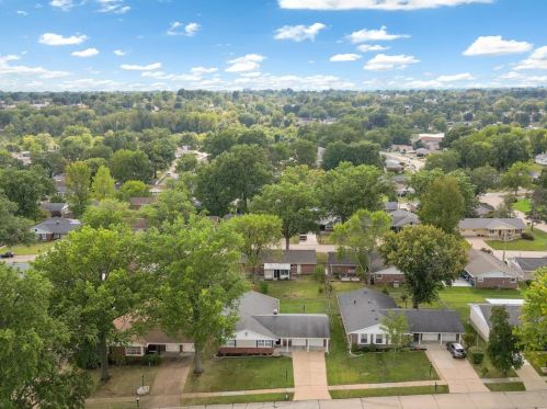 3914 Coachella Dr, Saint Louis MO 63125-3406 exterior