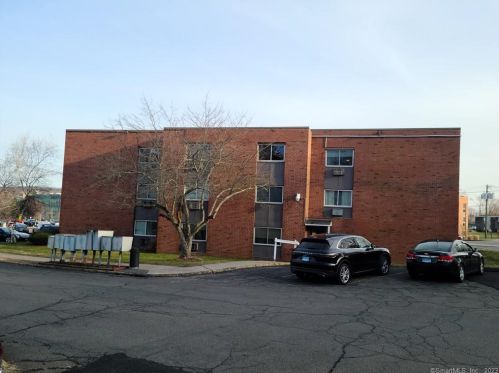 166 Gravel St, Meriden CT 06450-4627 exterior