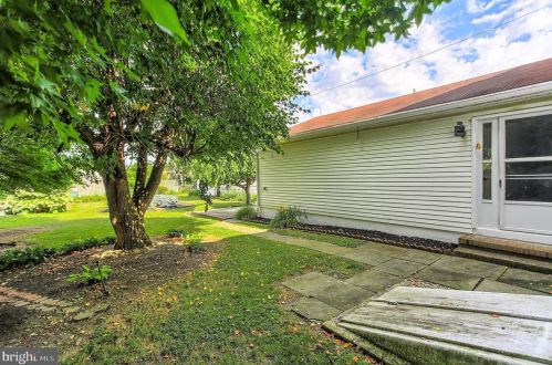 822 Broadway, Hanover PA  17331-2015 exterior