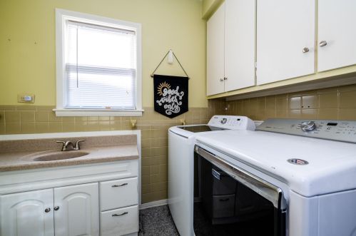 108 Michigan Ave, Dowagiac MI 49047-1908 exterior