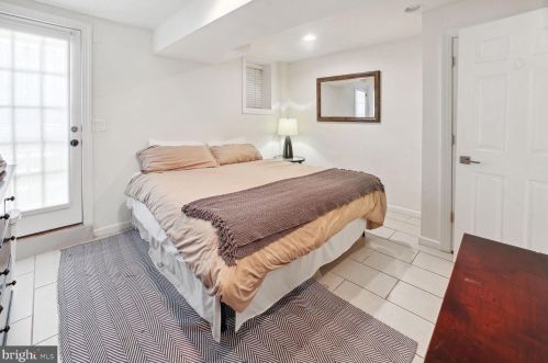 421 11 St, Washington DC 20002-6121 exterior