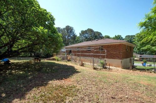 4197 English Oak Dr, Atlanta GA 30340-1316 exterior