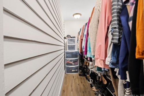 304 Autumn St, Manchester CT  06040-5556 exterior