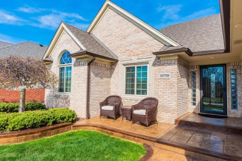 52726 Storbaelt Ln, Macomb Township, MI 48042-3607