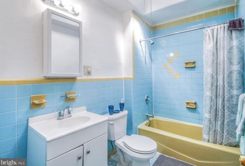 6503 Guyer Ave, Philadelphia PA 19142-2808 exterior