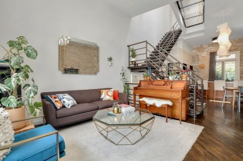 2220 Potomac Ave, Chicago IL 60651-1854 exterior