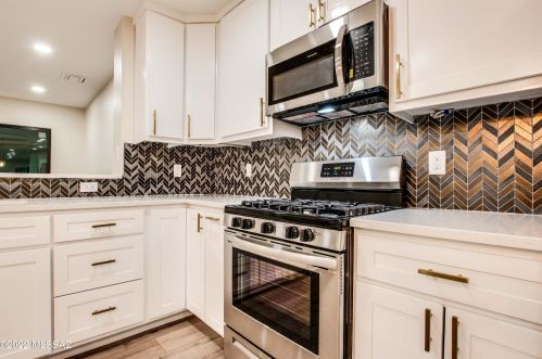 2110 Grant Rd, Tucson AZ  85719-3411 exterior