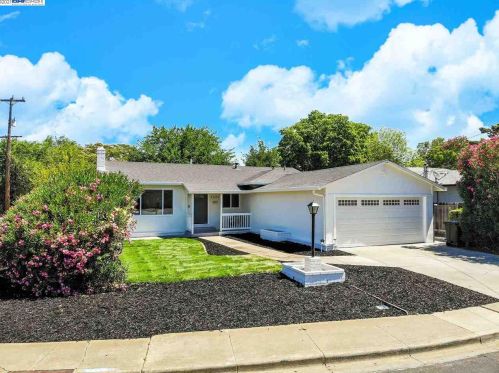 5501 Arizona Dr, Concord CA  94521-4026 exterior