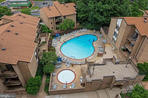 118 Monroe St, Rockville MD 20850-2502 exterior