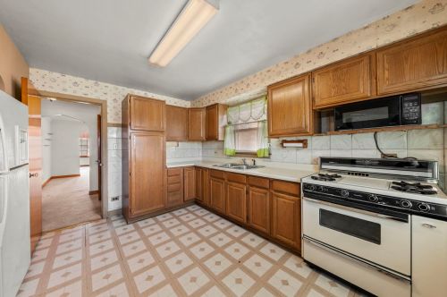 8450 Paulina St, Chicago IL 60620-4744 exterior