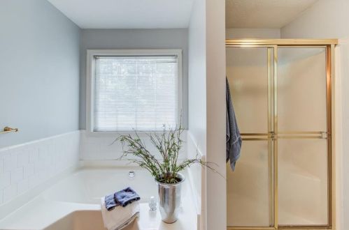 3300 Governors Ct, Duluth GA 30096-3571 exterior