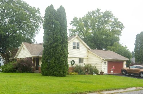 8236 37th St, Milwaukee, WI 53209-1508