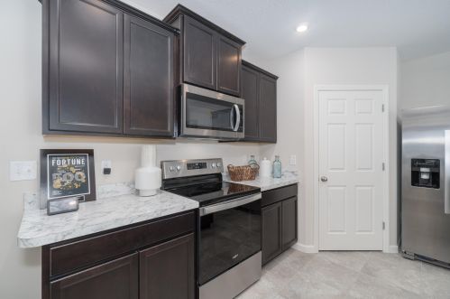 1100 Preston Ln, Fort Pierce FL 34983-3222 exterior