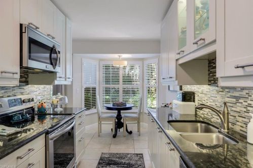 4581 7 Ave, Naples FL 34117-4154 exterior