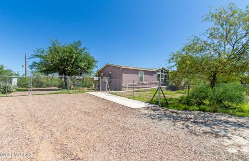 9050 Claude St, Tucson, AZ 85735-1728