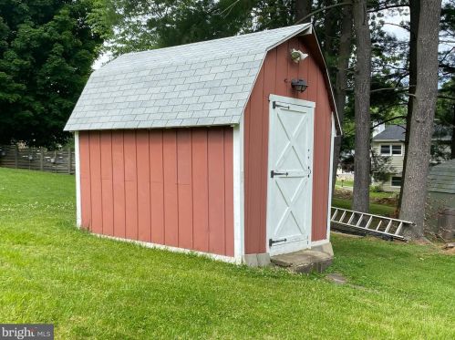 420 Hidden Vly Rd, Chester PA 19014-2534 exterior