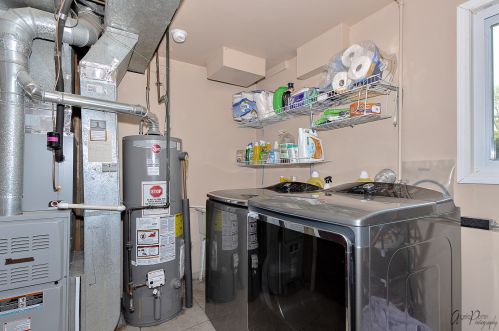 2916 Grandville Ave, Waukegan IL 60085-2339 exterior