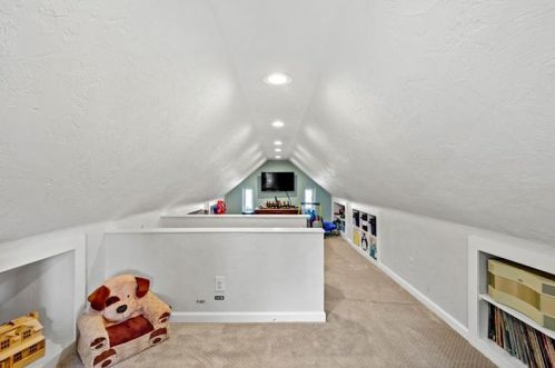 437 Serpentine Dr, Pittsburgh PA 15243-2058 exterior