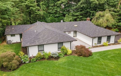 97 Wilmington Dr, Huntington Station, NY 11747-3310