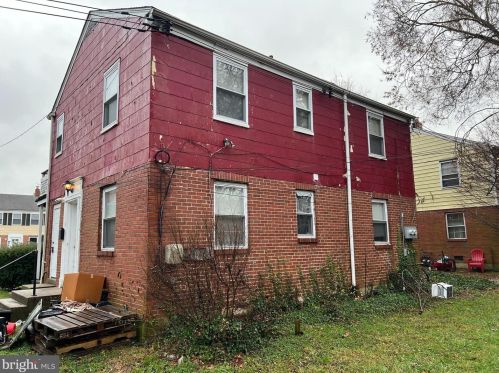 204 Elkinton Ave, Chester PA 19013-4904 exterior