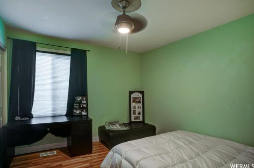 11104 Londonderry Dr, Sandy UT 84070 exterior