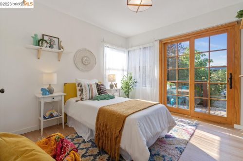 1221 Blake St, Berkeley CA 94702-2014 exterior