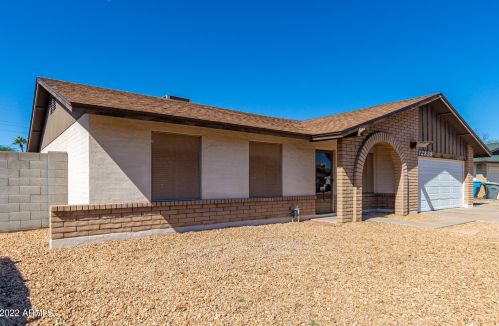 12838 42nd Dr, Phoenix AZ  85029-1916 exterior