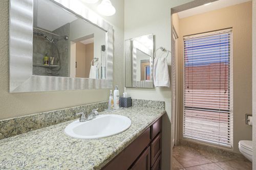 901 Beck Ln, Phoenix AZ  85022-3505 exterior