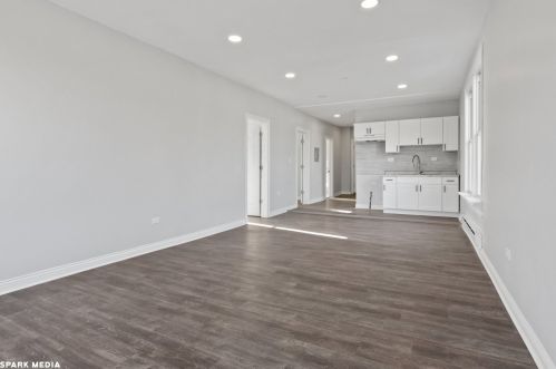 12000 Pr Ave, Chicago IL 60628-6725 exterior