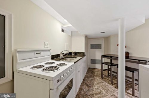 2731 Dumbarton St, Washington DC 20007-3336 exterior