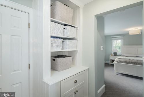 400 Beechwood Ave, Tavistock NJ 08033-1105 exterior