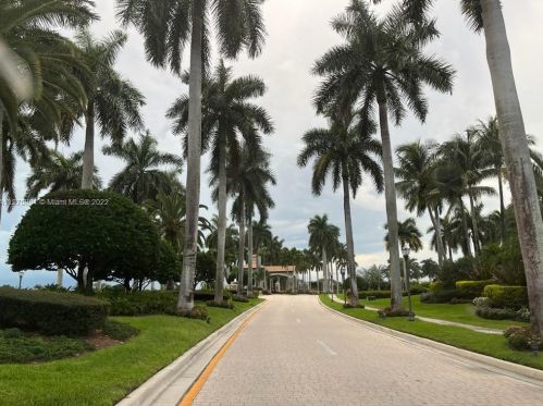 6571 Maybrook Rd, Boynton Beach, FL 33437-6410