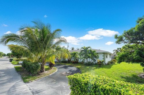 2500 2nd Ave, Boca Raton FL  33431-7557 exterior