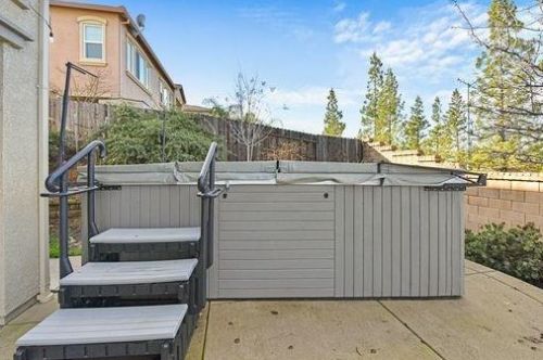 2110 Fenceline Dr, Folsom CA exterior