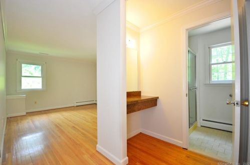 51 Lincoln Way, Windsor CT 06095-3545 exterior