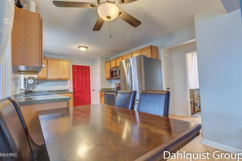 883 Post Rd, Meskegon MI 49441-4045 exterior