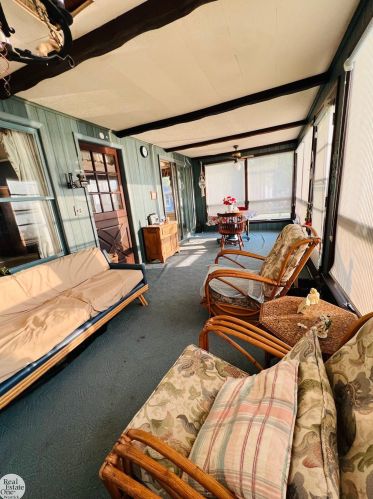 759 Water St, Cottrellville MI 48039-1697 exterior