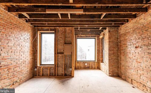 1709 Capitol St, Washington DC 20002-1015 exterior