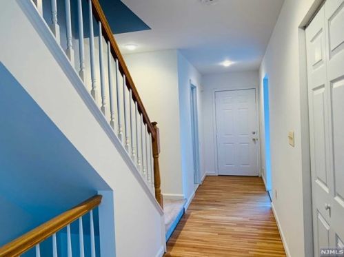 150 Panorama Dr, Edgewater NJ  07020-7241 exterior