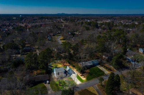 1434 Cedarhurst Dr, Atlanta GA 30338-4619 exterior