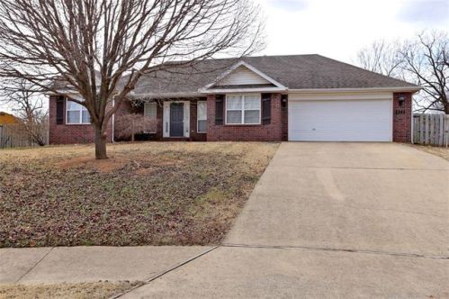 472 Ketch Ct, Springdale, AR 72762-7814