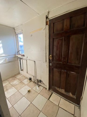 406 West Ave, Turlock CA  95380-5364 exterior