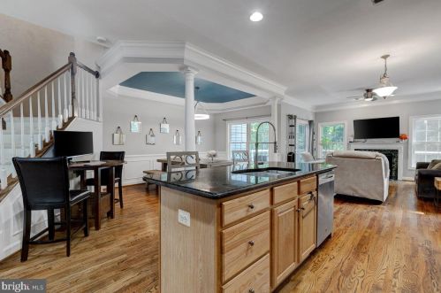 3822 Elmwood Towne Way, Alexandria VA  22303-1161 exterior