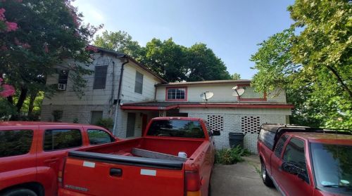 5213 Darwin St, Dallas, TX 75211-4428