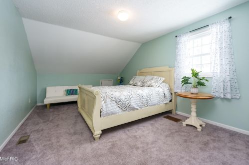 45551 Peninsula Dr, Grand Junction MI 49056-9462 exterior