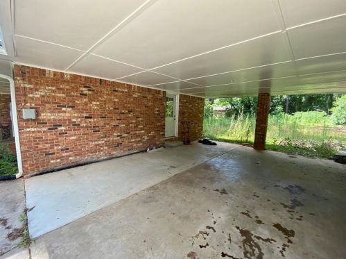 2793 Hayden Dr, Atlanta GA 30344-1057 exterior