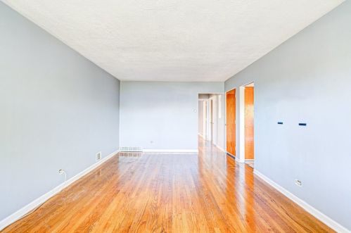 10939 King Dr, Chicago IL 60653-3311 exterior