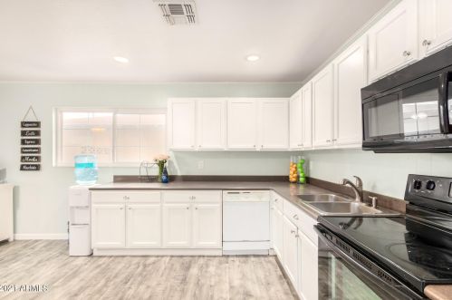 3820 Bethany Home Rd, Phoenix AZ 85015-2507 exterior