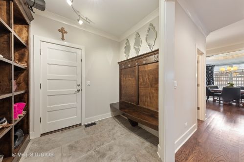 111 Clinton Ave, Elmhurst IL 60126-2906 exterior