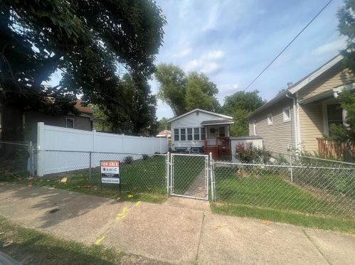 4005 Schiller Pl, Saint Louis, MO 63116-3347